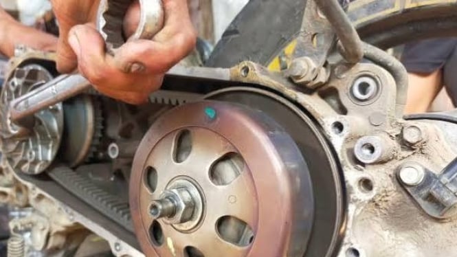 Kenali perbedaan merawat motor matic dan manual agar tak salah