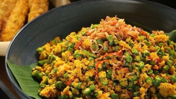 Resep Lawar ayam kacang panjang, Lauk khas Bali bikin Nagih!