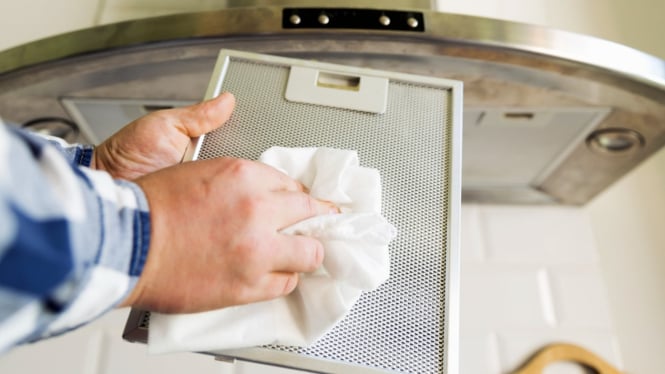 Membersihkan penghisap asap di dapur membuatnya awet