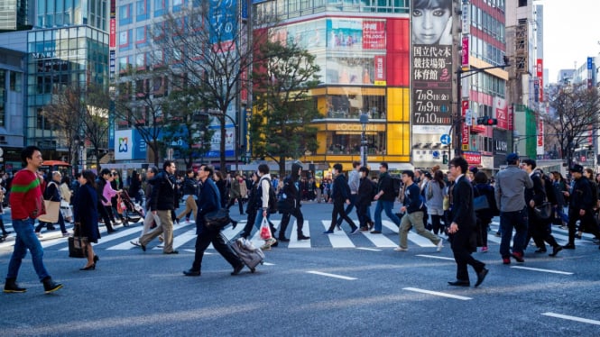Hiruk-pikuk warga Jepang di persimpangan Shibuya, Tokyo