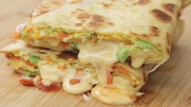 Menu sarapan pagi tortilla egg sandtwich