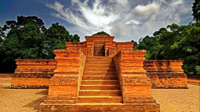 Candi Muara Jambi Dengan Keelokan Yang Unik