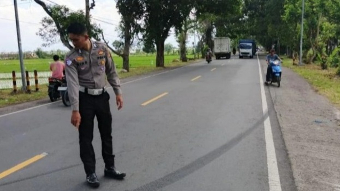 Satlantas polres lombok barat olah TKP Laka Lantas tunggal