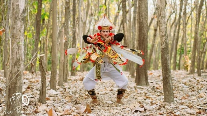 Tari Baris yang melambangkan jiwa ksatria Prajurit Bali