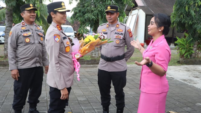 Kapolres Jembrana saat kunjungan kerja ke Polsek Melaya