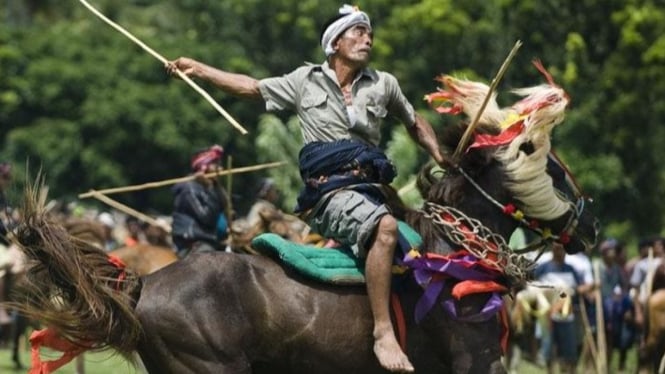 Tradisi Pasola di Sumba