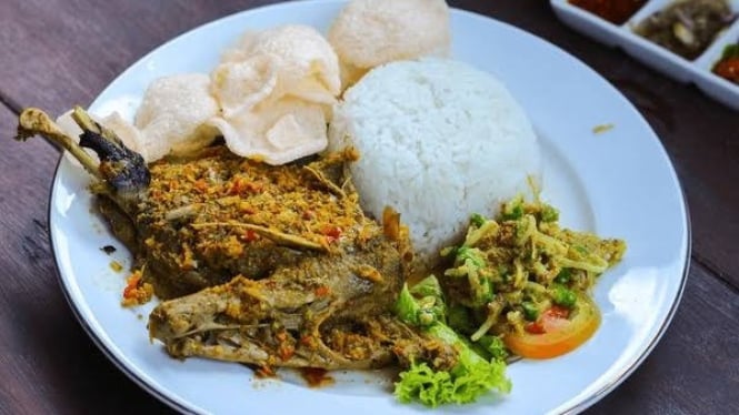 Salah satu ragam Bebek Khas Bali adalah Bebek Betutu