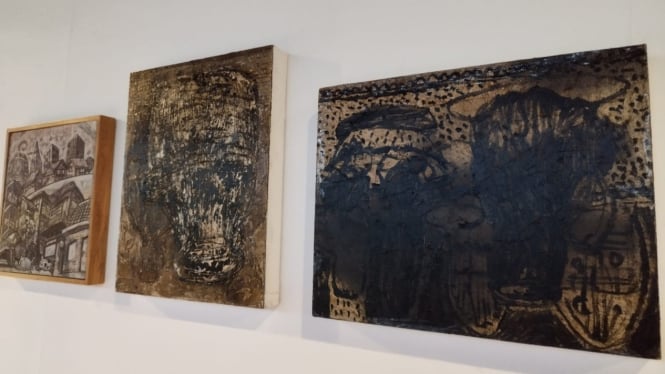 Karya seni lukis dalam pameran bertema Reflection