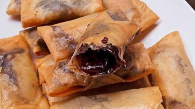 Resep lumpia coklat yang garing di luar dan lumer di dalam