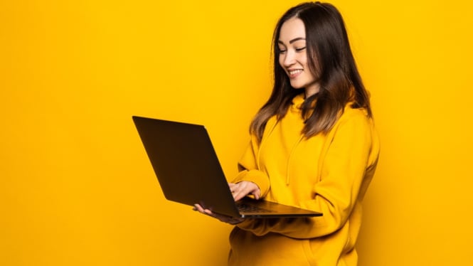 Ilustrasi Freelancer Bekerja Work From Anywhere