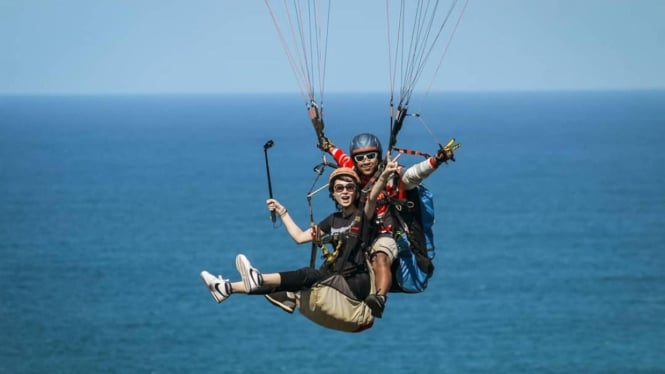 Paragliding di Bali