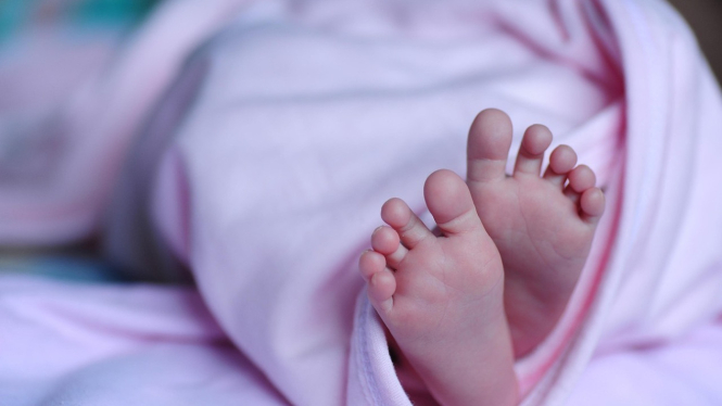 Bayi dua bulan babak belur oleh ayahnya