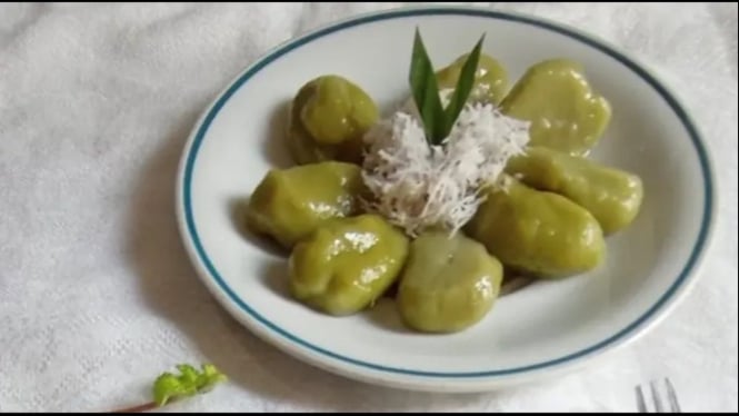 Klepon bali yang kenyal dan manis