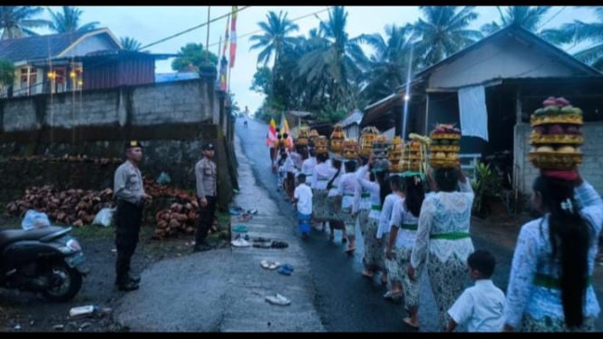 Polres Lombok Utara kawal khidmatnya perayaan Hari Raya Waisak 2568 BE