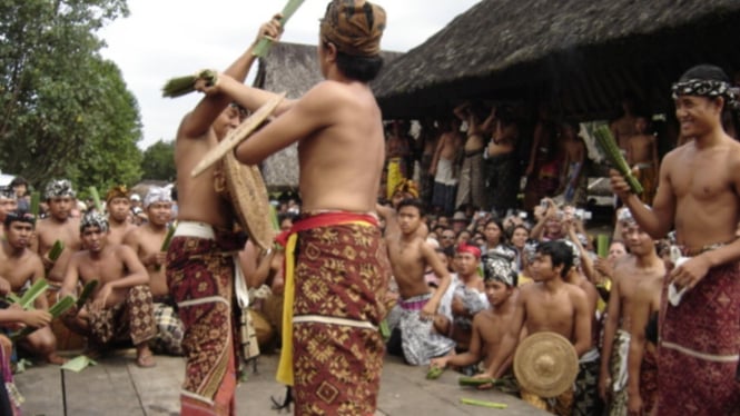 Mekare-kare, tradisi perang yang sarat makna