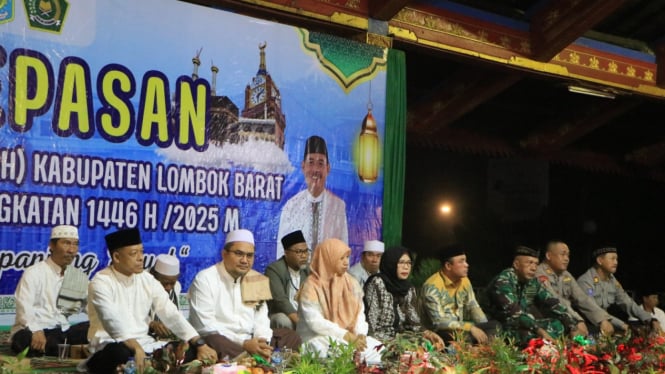 Pelepasan Jamaah Calon Haji Lombok Barat di Bencingah Agung