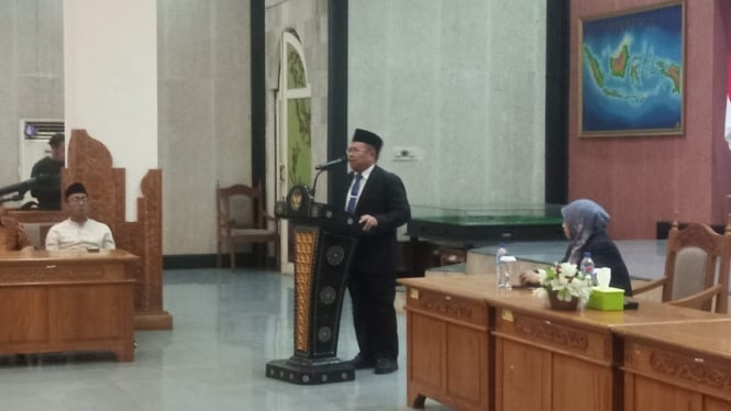 Sambutan oleh Bupati Lombok Barat usai melantik 17 pejabat eselon II