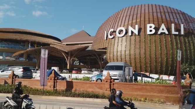 Icon Bali, Pusat Perbelanjaan Modern di Denpasar.