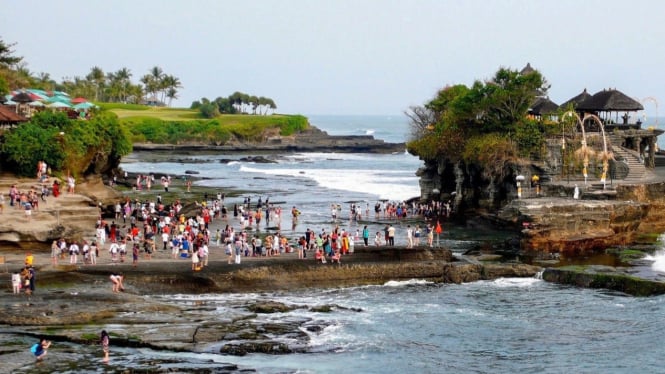 Pura Tanah Lot, landmark ikonik Bali.