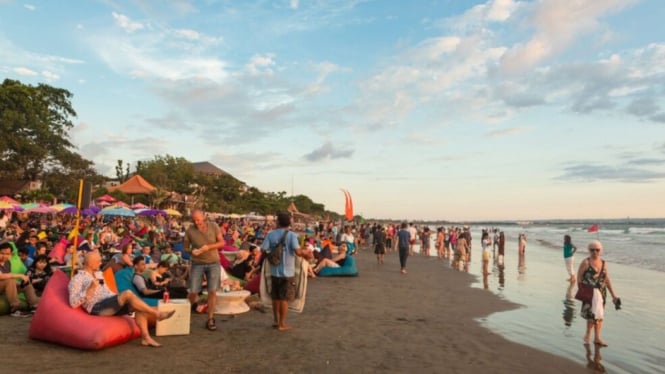 Kondisi Pantai di Bali Yang Overcrowded