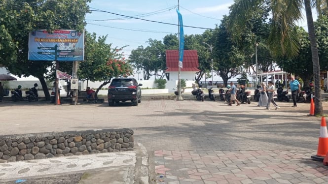Wisatawan Mancanegara  Kunjungi Wisata Pantai Ampenan