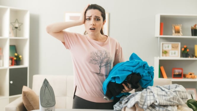 Wanita kewalahan melakukan pekerjaan rumah. Stockking/Freepik
