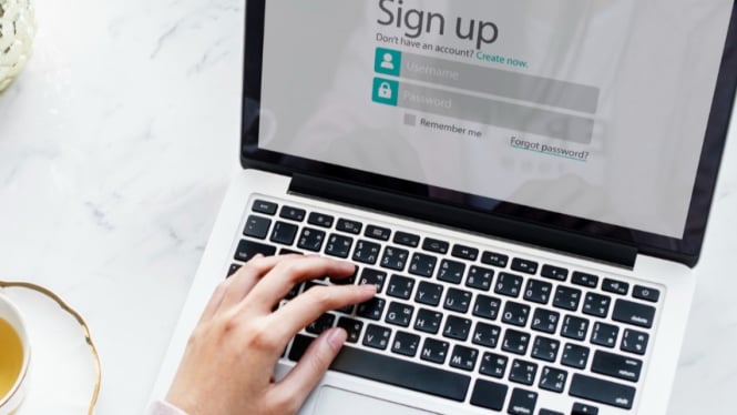Email profesional tingkatkan peluang melamar kerja. Freepik