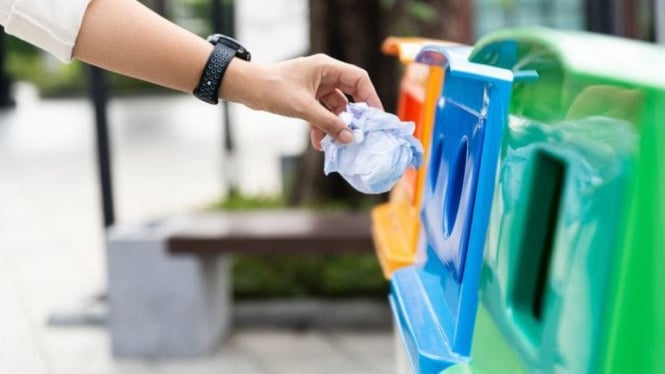 Pisahkan sampah sesuai jenisnya