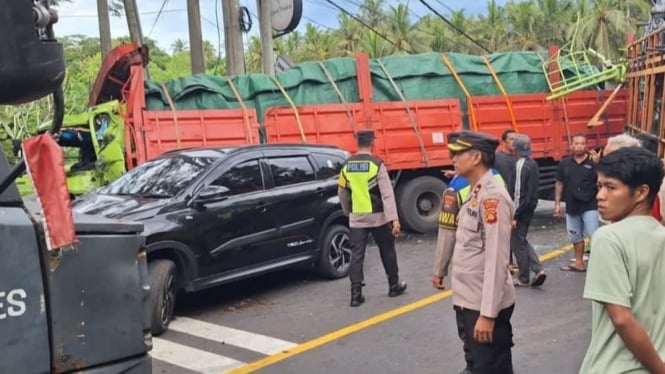 Laka beruntun di libatkan 6 kendaraan