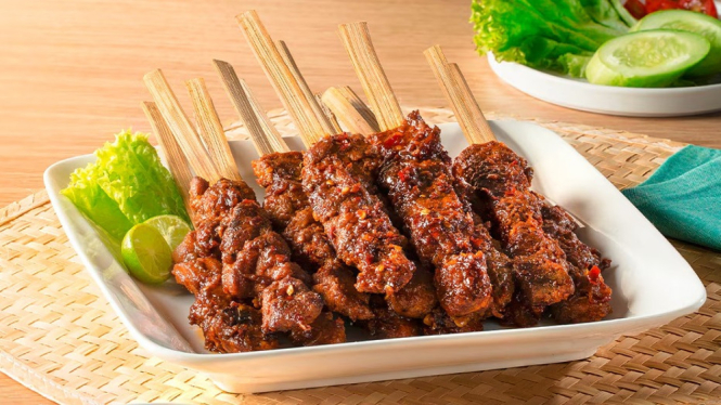 Sate maranggi kuliner lezat dari Jawa Barat.