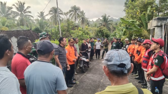 Tim SAR gabungan melakukan pencarian kakek hilang