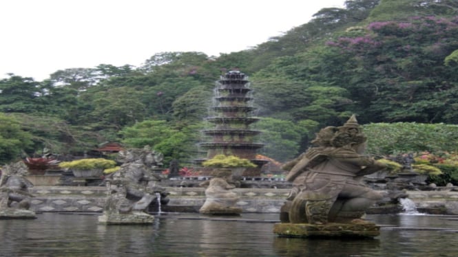 Taman Air Tinta Gangga, Karangasem Bali