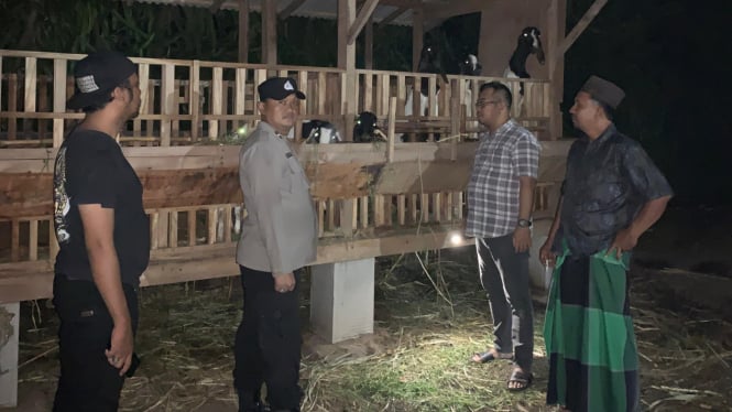Reskrim Polsek Wongsorejo patroli di kandang kambing