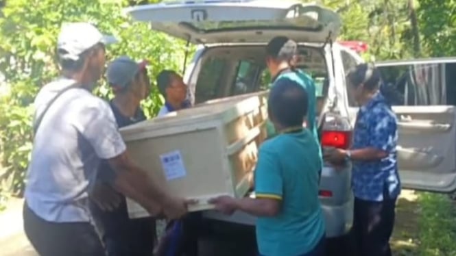 Jenazah Ni Putu Dari Widiantari tiba di rumah duka