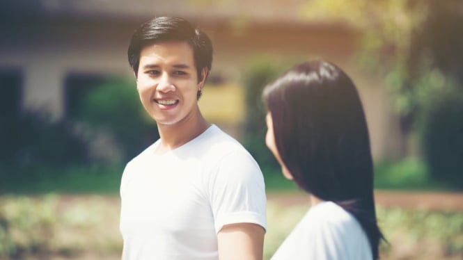 Ilustrasi Cowo Sedang Jatuh Cinta