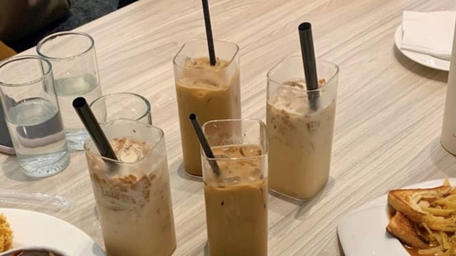Ritual produktif dimulai dari segelas kopi susu yang nikmat!