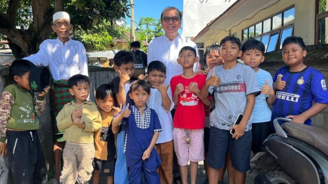 Komisaris Utama PT BTID Tantowi Yahya di Kampung Bugis