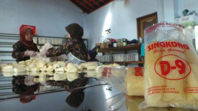 Produksi singkong keju D9 di Salatiga