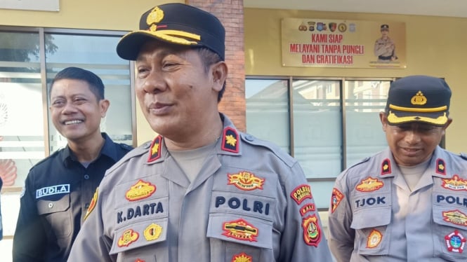 Wakapolres Jembrana, Kompol I Ketut Darta (depan)