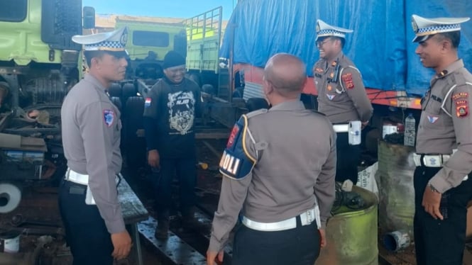Petugas Satlantas Polres Jembrana sosialisasikan Penindakan ODOL