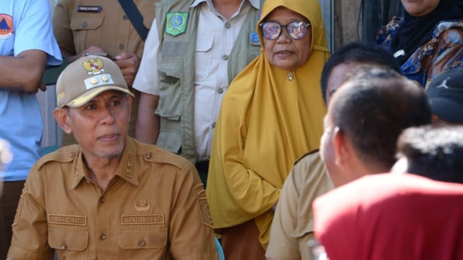 Wakil Bupati Bima, Irfan Zubaidy kunjungi korban kebakaran