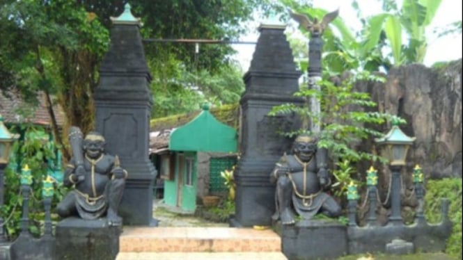 Gerbang Petilasan Kraton Pajang