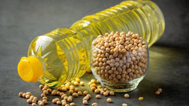 Minyak yang diolah dari kacang kedelai.