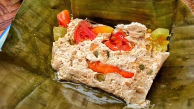 Botok, kukusan tahu dan tempe yang kaya akan protein nabati