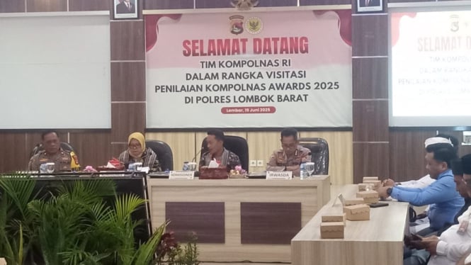 Komisioner Kompolnas bersama jajaran Polres Lombok Barat