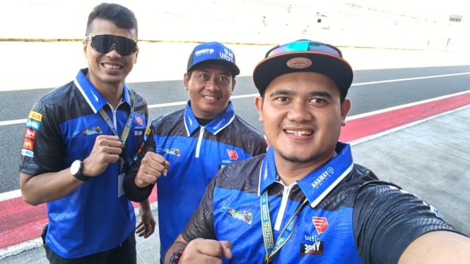 Ketum YROI Nasional, Wahyu Arjuna (depan)