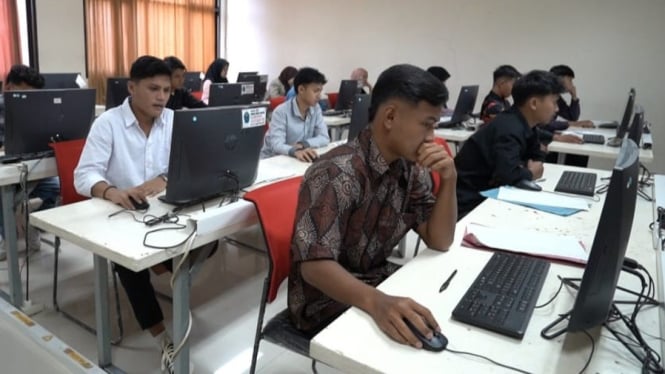 Polije Gelar Seleksi Mandiri SM-KPN Berbasis CBT