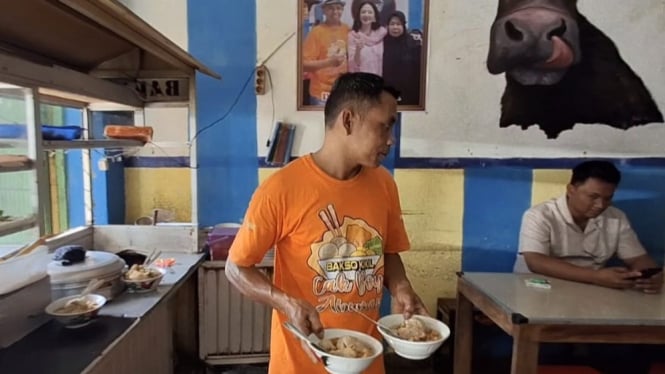 Viral! Bakso Kikil Limosin di Jember Jadi Jujukan Artis