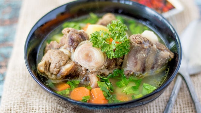 Sop Buntut Yang Siap Menghangatkan Hati Dan Perut