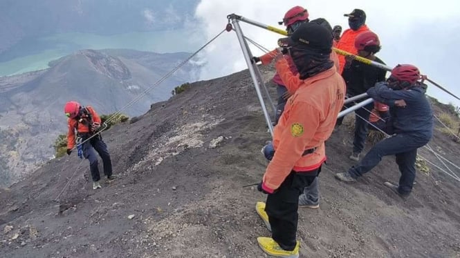 Upaya evakuasi Juliana Marins di gunung Rinjani